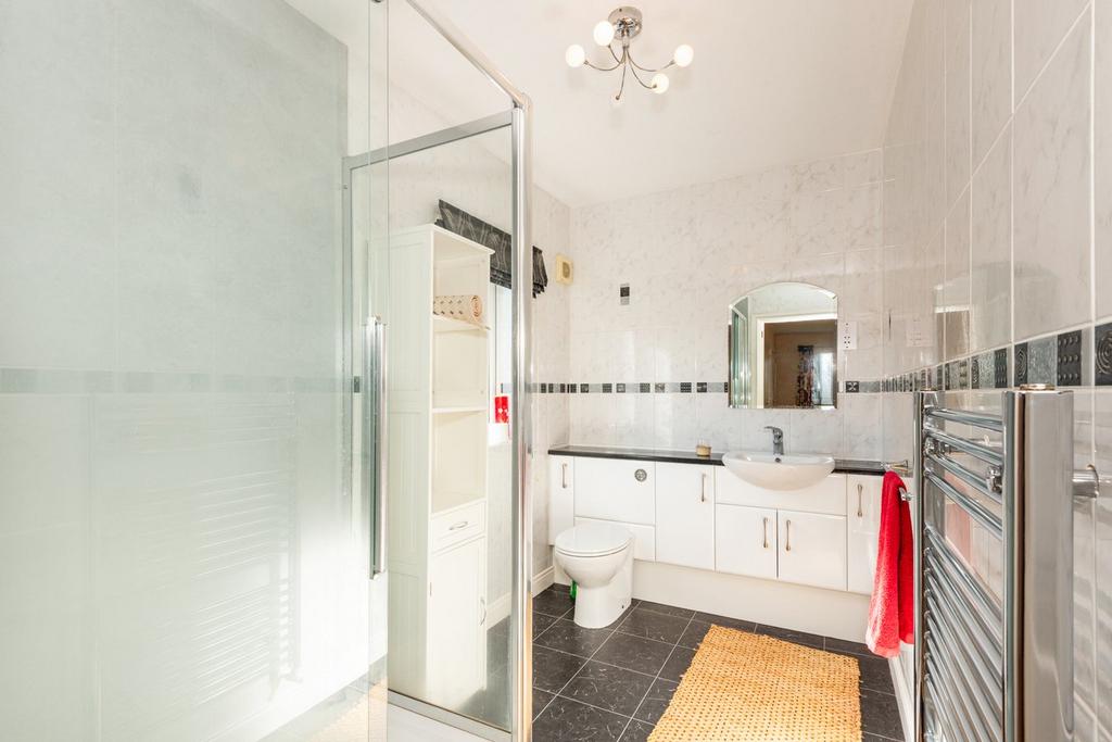 Master En-Suite Shower Room
