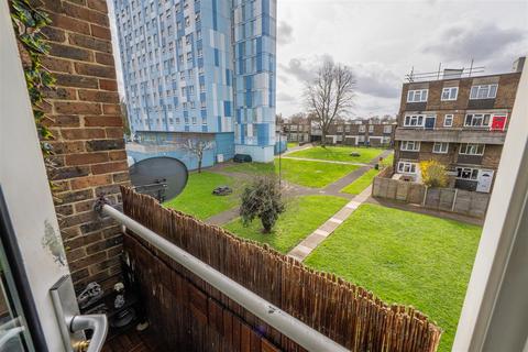 undefined, Chaucer Gardens, Sutton