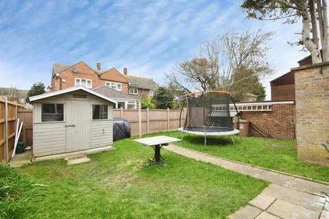undefined, Meadgate Avenue, CHELMSFORD