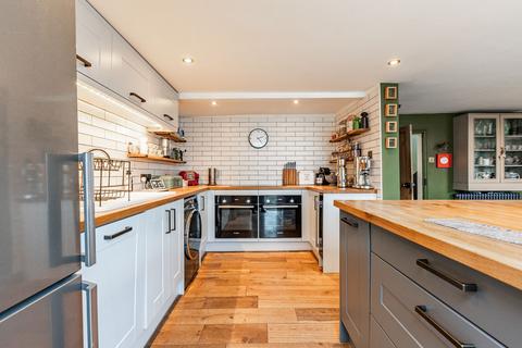 undefined, Quaint Cottage in Worstead