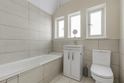 undefined, Clifford Avenue, East Sheen, London