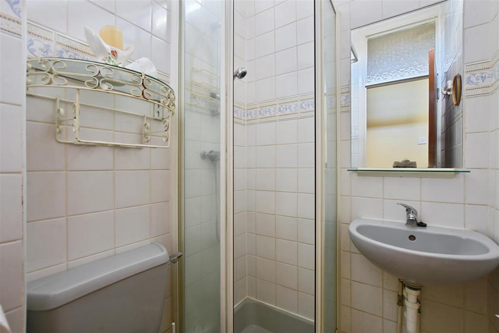 15-6e89 GCWT - 22 Jersey Ave - Shower -Original (6)