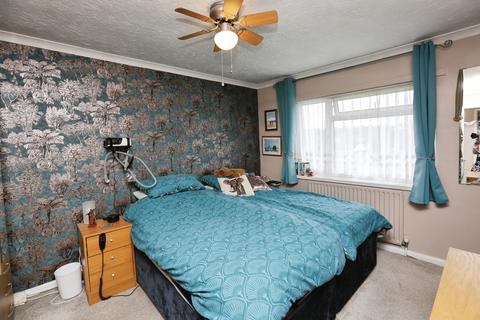 3 bedroom terraced house for sale, Meggeson Avenue, Southampton, SO18