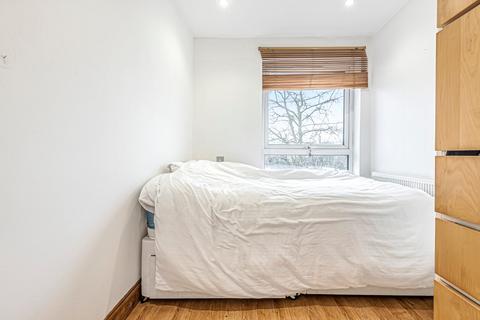 2 bedroom flat to rent, Chivalry Road, Battersea, London, SW11