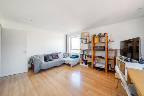 2 bedroom flat to rent, Chivalry Road, Battersea, London, SW11