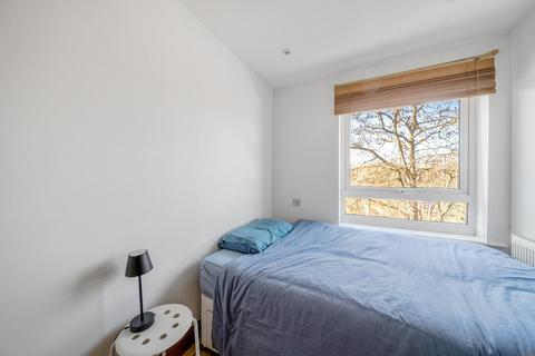 2 bedroom flat to rent, Chivalry Road, Battersea, London, SW11