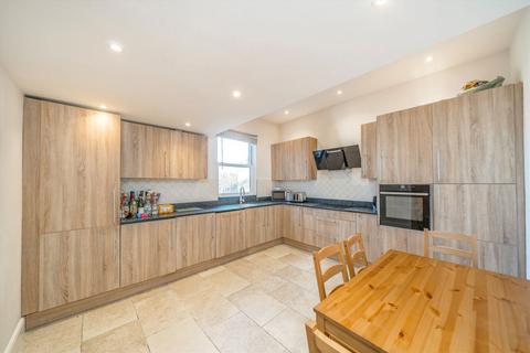 3 bedroom maisonette for sale, Mayford Road, London SW12