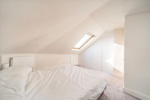 3 bedroom maisonette for sale, Mayford Road, London SW12