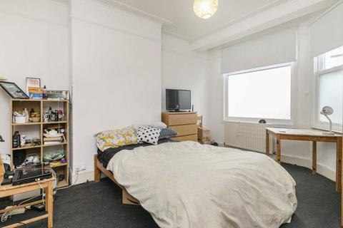 4 bedroom house for sale, Brudenell Road, London SW17