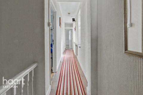 2 bedroom maisonette for sale, Church Road, London