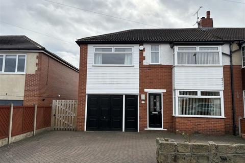 4 bedroom semi-detached house for sale, Sunnyside Avenue, Liversedge WF15