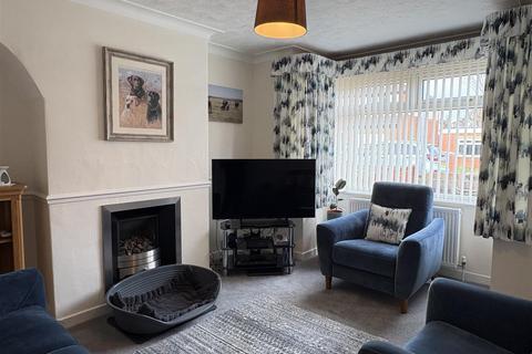 4 bedroom semi-detached house for sale, Sunnyside Avenue, Liversedge WF15
