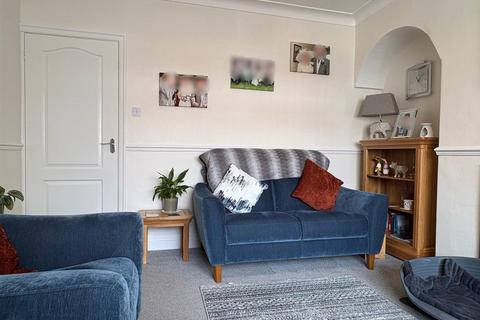 4 bedroom semi-detached house for sale, Sunnyside Avenue, Liversedge WF15