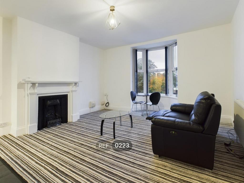Kitchen & Living area