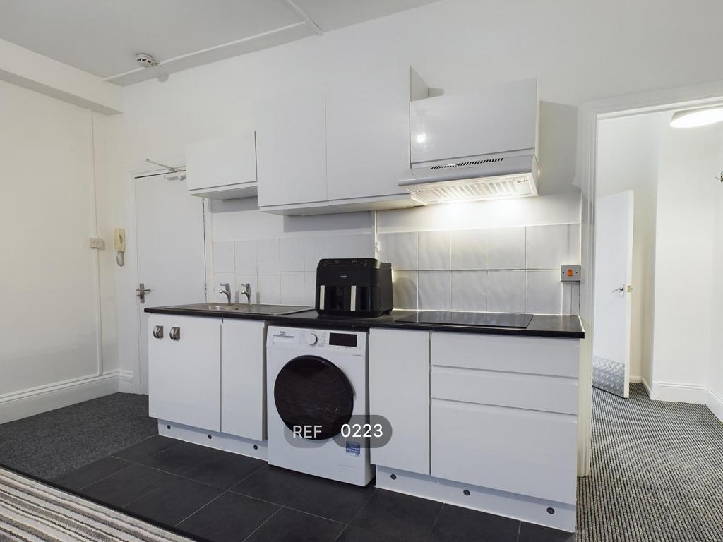 Kitchen & Living area