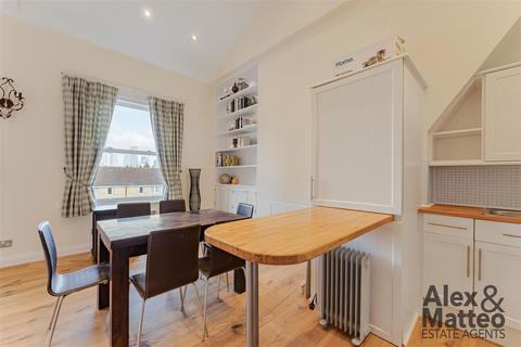1 bedroom flat for sale, Orange Place, Canada Water, SE16