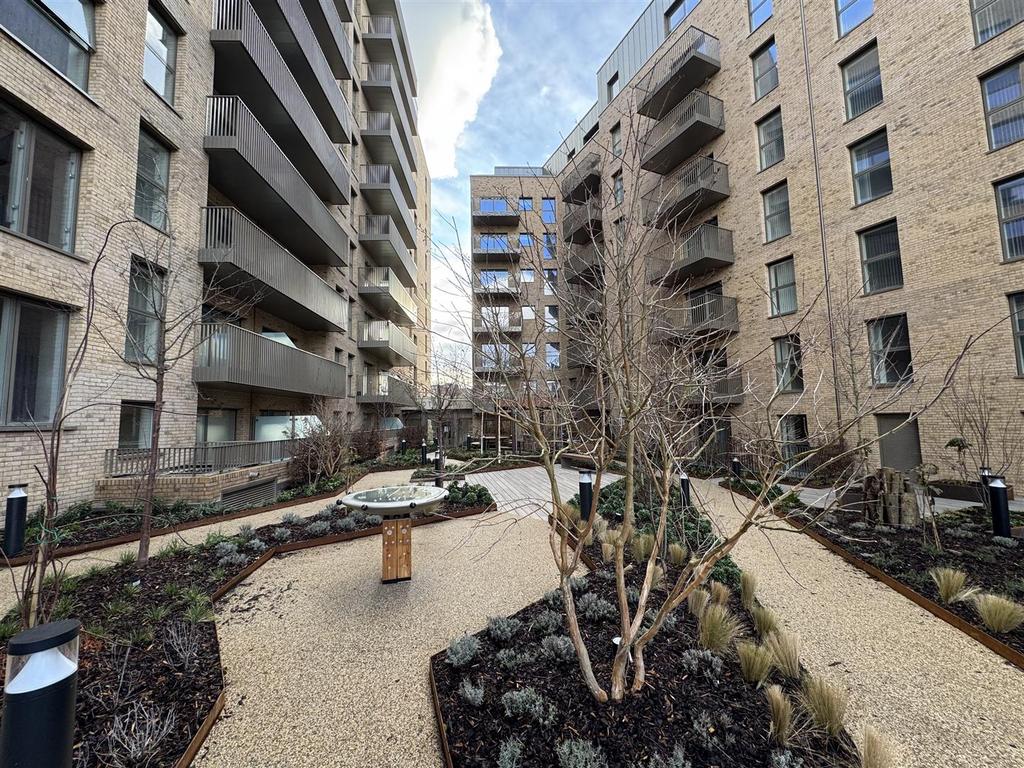 Courtyard pic 9.jpeg