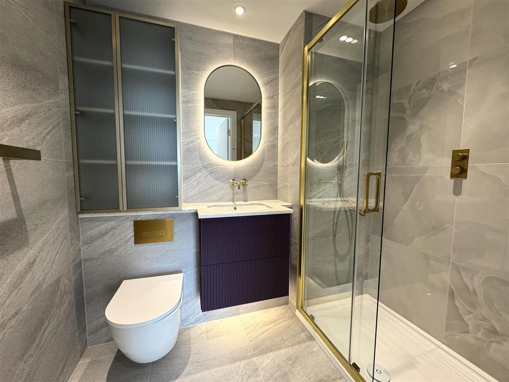 Ensuite.jpeg