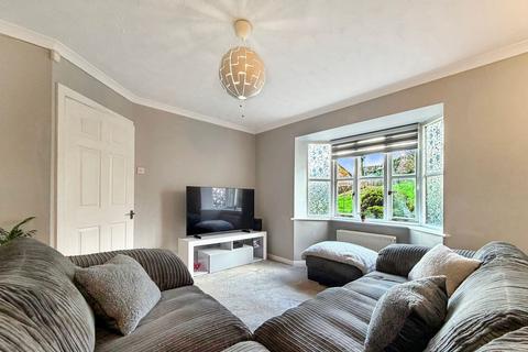 undefined, Clos Cae'r Wern, Caerphilly CF83