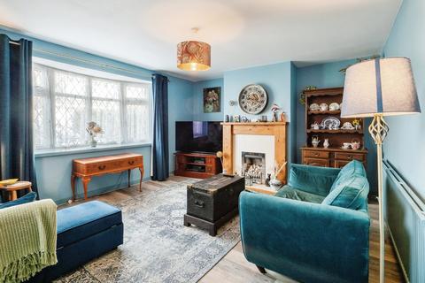 3 bedroom semi-detached house for sale, Ravensthorpe Road, Wigston LE18