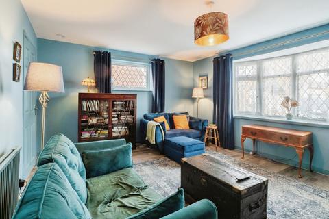 3 bedroom semi-detached house for sale, Ravensthorpe Road, Wigston LE18
