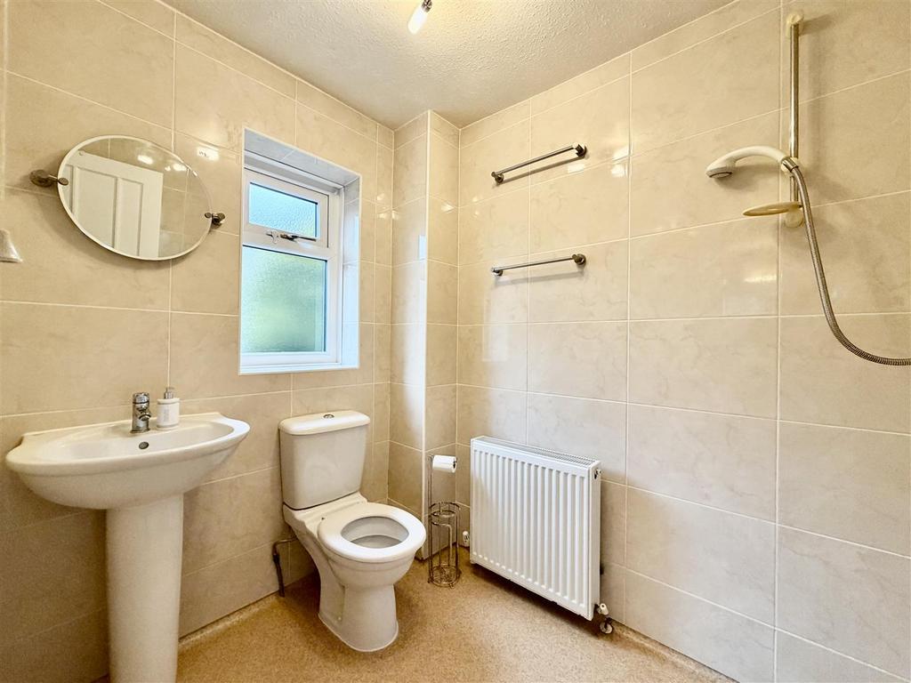 En suite wet room