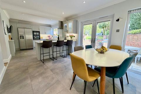 undefined, Fern Close, FRIMLEY GU16