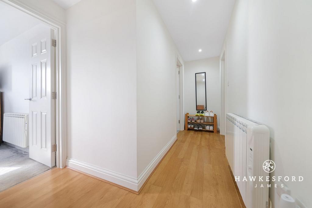 Brenchley House, Sittingbourne - Entrance Hallway