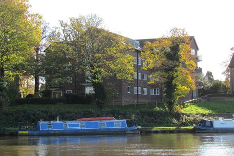 2 bedroom apartment to rent, Hillrise, Walton-on-Thames KT12