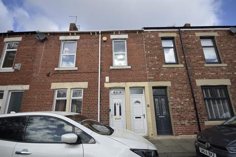 2 bedroom flat to rent, Harold Street, Jarrow