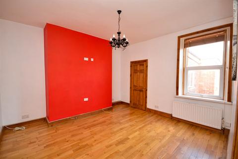 2 bedroom flat to rent, Harold Street, Jarrow