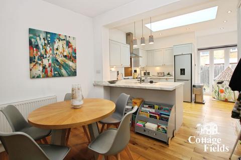 2 bedroom semi-detached house for sale, Batley Road, Enfield, EN2