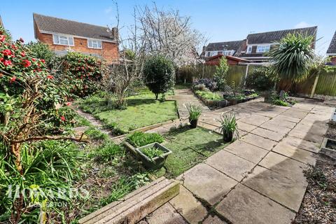 3 bedroom detached house for sale, Whinchat Way, Bradwell