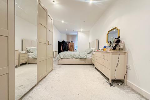 2 bedroom flat for sale, Bixteth Street, Liverpool, L3
