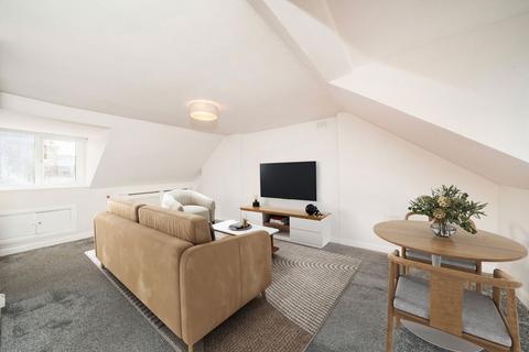 1 bedroom flat for sale, Balham High Road, London SW17