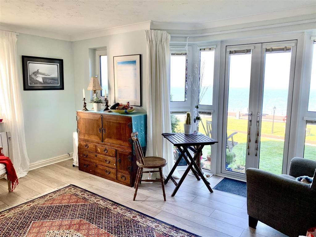 Front Room2.jpg