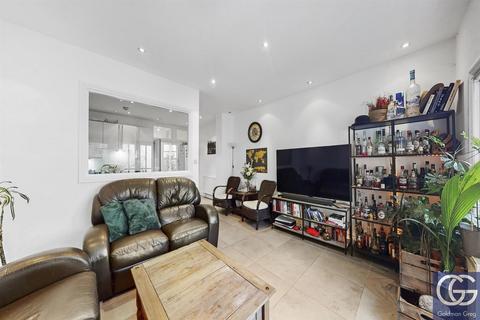 2 bedroom apartment to rent, Cannon Street Road, London, E1