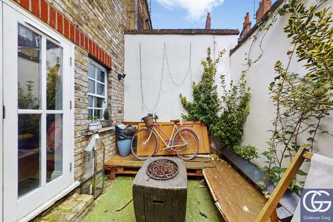 2 bedroom apartment to rent, Cannon Street Road, London, E1