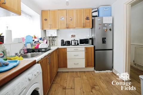 3 bedroom flat for sale, Ordnance Road, Enfield, EN3