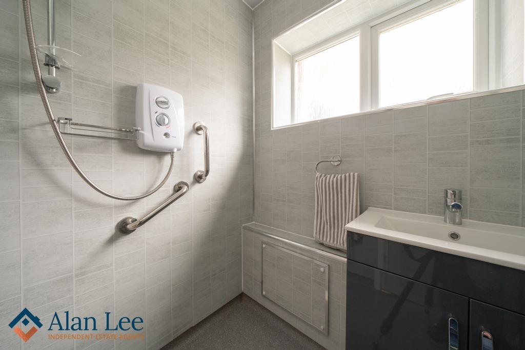 Ground Floor Wet Room