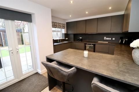 3 bedroom end of terrace house for sale, Kings Court, Market Weighton