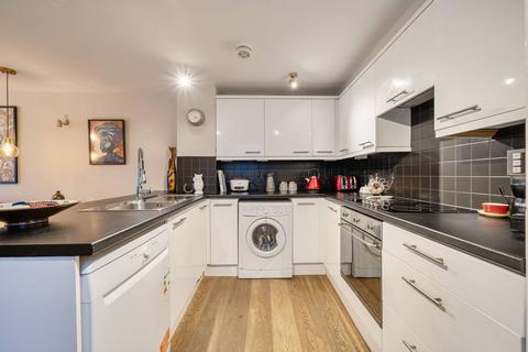 2 bedroom flat for sale, Mears Close, Whitechapel, London, E1