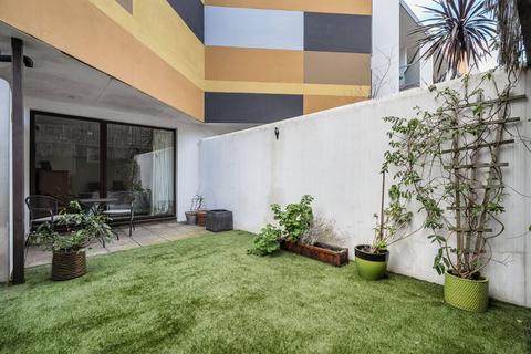 2 bedroom flat for sale, Mears Close, Whitechapel, London, E1