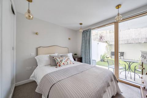 2 bedroom flat for sale, Mears Close, Whitechapel, London, E1