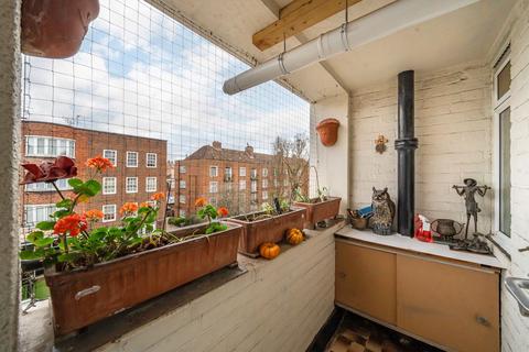 2 bedroom flat for sale, Wellington Road, London NW8