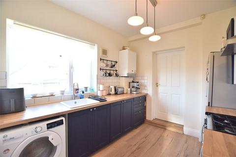 3 bedroom flat to rent, Faraday Grove, Gateshead, NE8