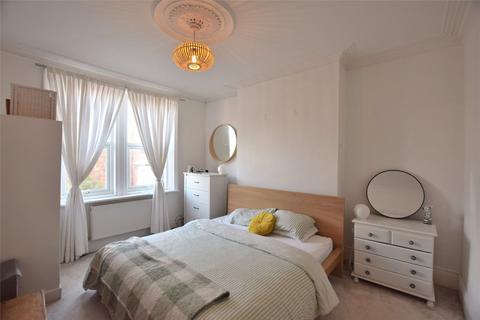 3 bedroom flat to rent, Faraday Grove, Gateshead, NE8