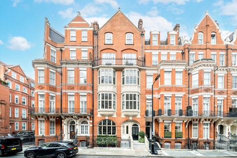 2 bedroom flat for sale, Green Street, London W1K