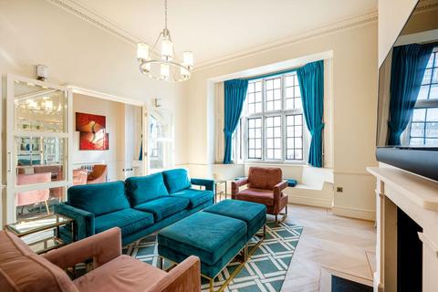 2 bedroom flat for sale, Green Street, London W1K