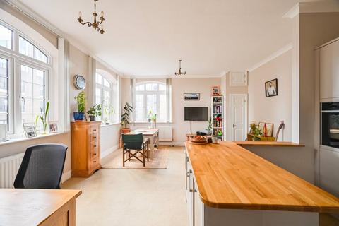 2 bedroom flat for sale, St Georges Square, Limehouse, London, E14